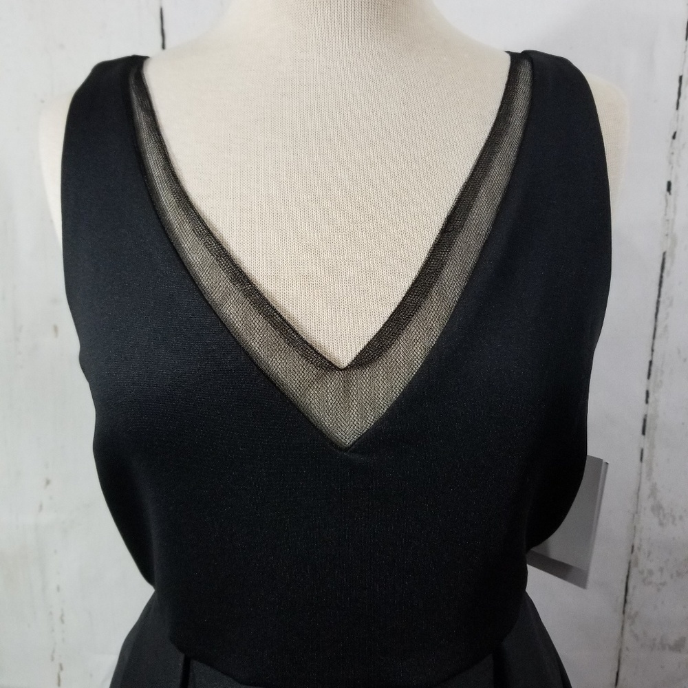 KALANI HILLIKER for Alyce V-Neck Dress w/Pockets - Picture 2 of 9